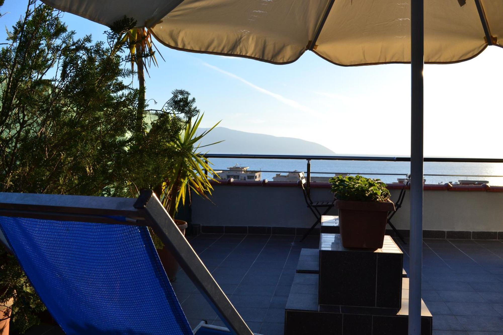 Seaview Penthouse Terrace & Private Garage Vlorë 外观 照片