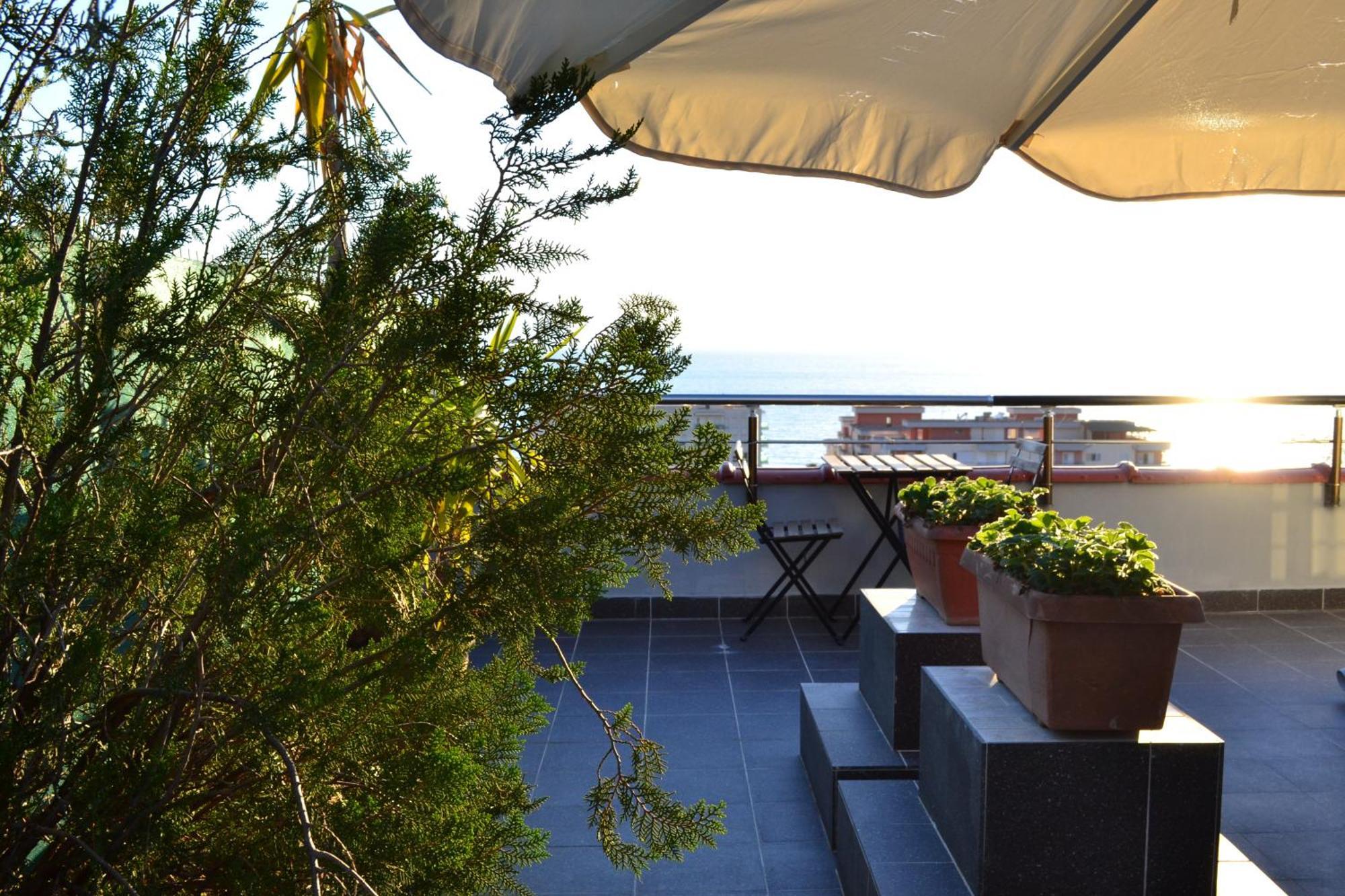 Seaview Penthouse Terrace & Private Garage Vlorë 外观 照片